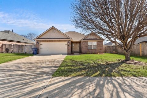 Photo of 2003 N Lexington Street, Siloam Springs, AR 72761 (MLS # 1335495)