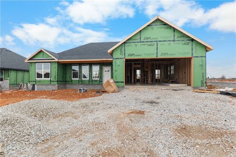 Photo of 7833 Scenic Valley Avenue, Springdale, AR 72762 (MLS # 1330532)