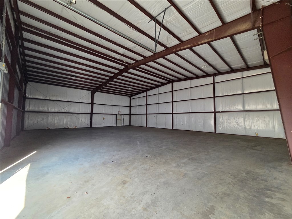 Kc Sub Ph I - Commercial Lease