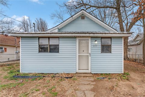 Photo of 224 Maple Avenue, West Fork, AR 72774 (MLS # 1333285)