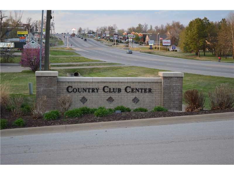 Prime professional complex featuring 3 buildings. Excellent road frontage on 71B, ample parking, and convenient location.