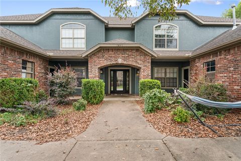 2670 N Valencia Avenue Fayetteville AR 72703