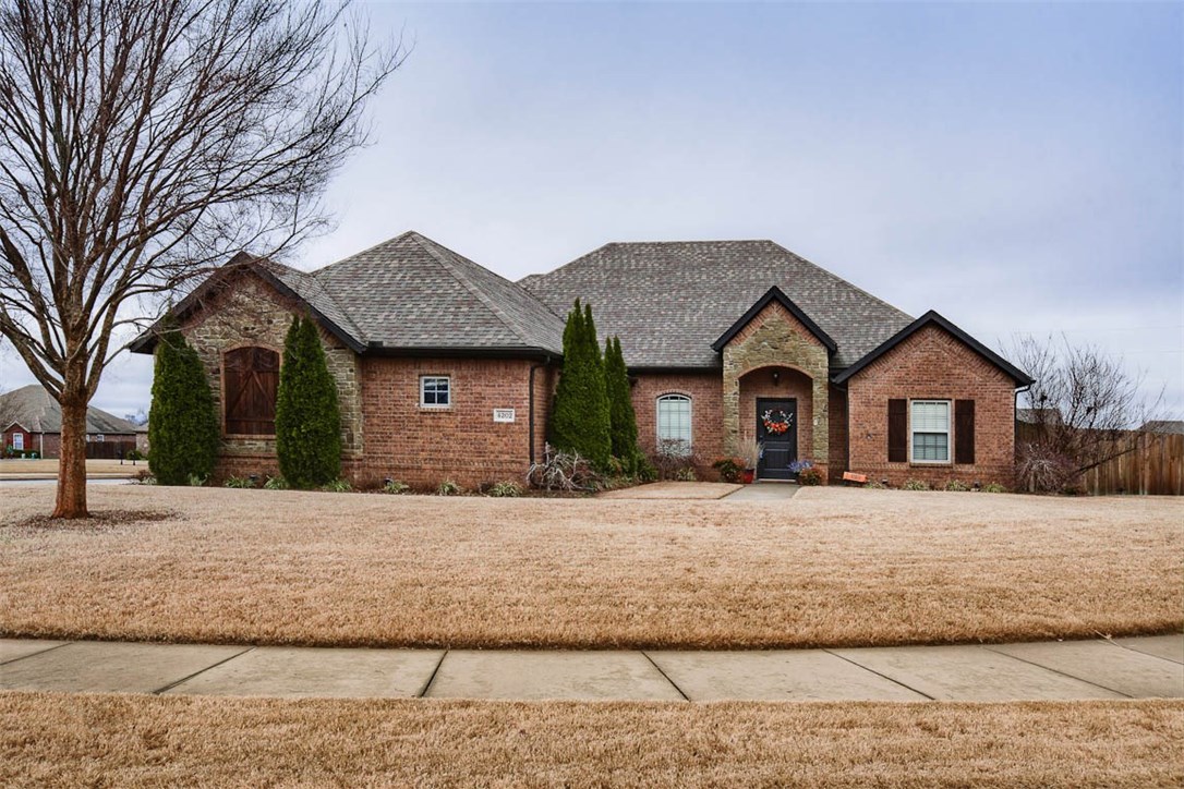 Breathtaking home on .48 acre lot in Wildwood Subdivision. Exquisite property featuring 4 bedrooms and 3 bathrooms. This home is loaded with upgrades; engineered wood floors, granite counters, crown molding, coffered ceiling, vaulted ceiling with beams, custom tray,w texture in master, 3 car garage, mud room, covered patio with built in grill, complete with fence, blinds, gutters. Back on market due to Buyer not meeting their contingency.