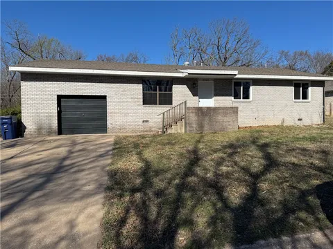 MLS: 1301608