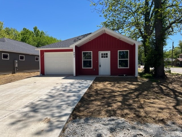 Beautiful starter home close to downtown Siloam Springs. One year builders home warranty included. Will be completed by 5/20/2023. Taxes are estimated. Property will qualify for RD Loan