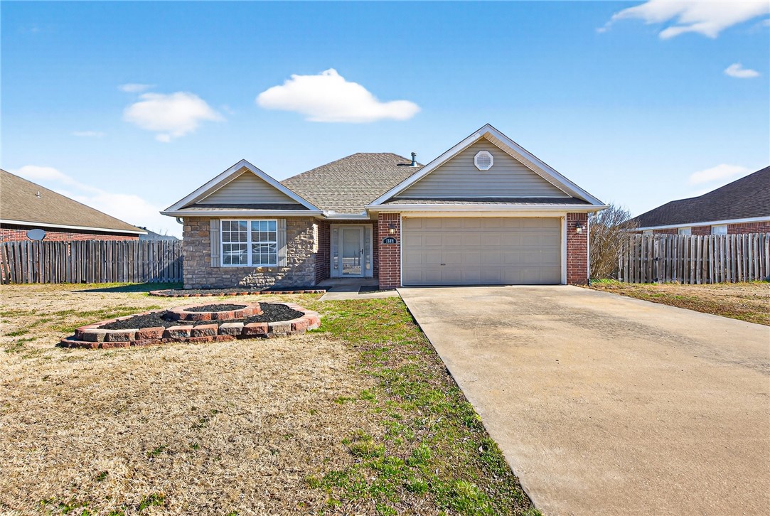 Standing Oaks Sub Blk Ii Pea Ridge - Residential Lease