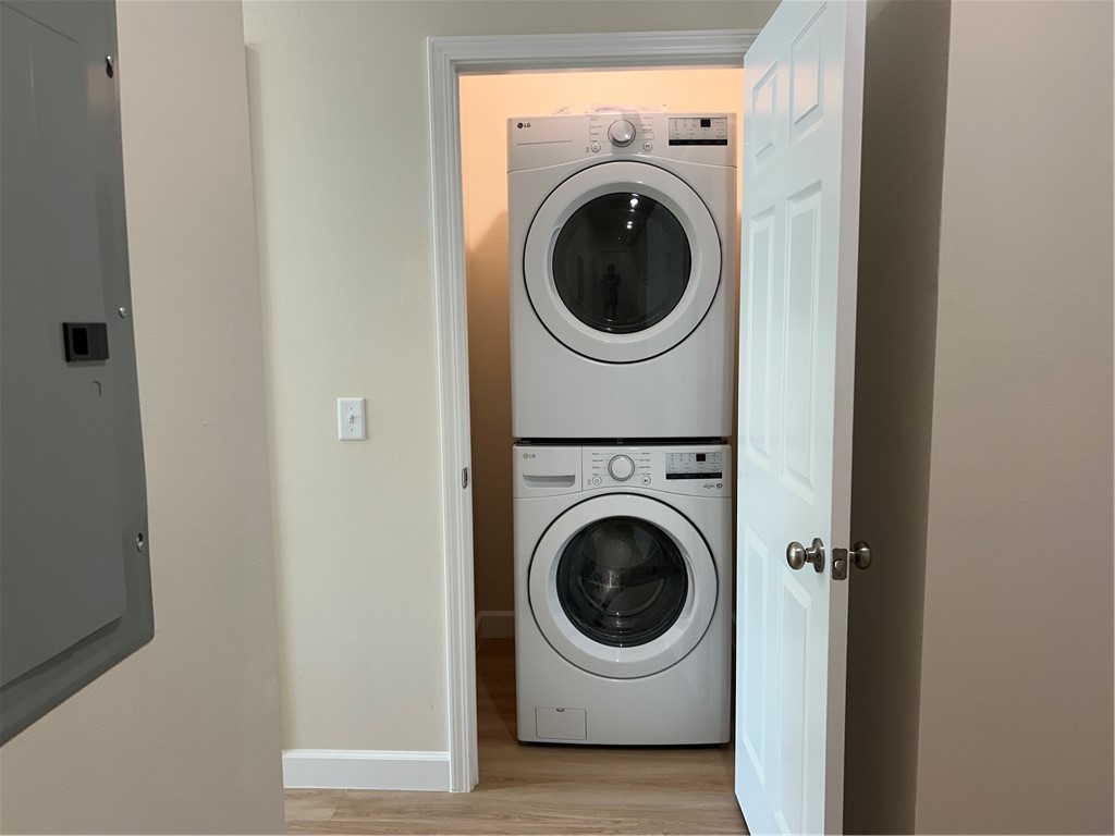 Holcombs Second - Residential Lease