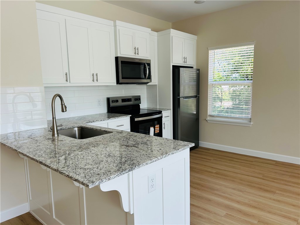 Holcombs Second - Residential Lease