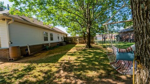 Single Family Residence in Farmington AR 122 Northaven Street 21.jpg