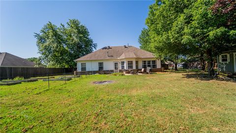 Single Family Residence in Farmington AR 122 Northaven Street 20.jpg