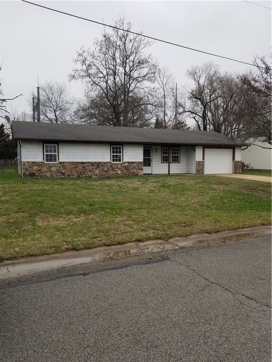 Lease $1500.00 per month Security deposit $1500.00 Walking distance to 8th Street Market and Walmart new office! Freshly painted, new flooring 3 bedroom 1 1/2 bath, fenced large back yard, attached 1 car garage. Pets negotiable with $300.00 pet deposit and $50.00 per month pet fee. All applicants 18 years and older $35.00 criminal/credit fee
