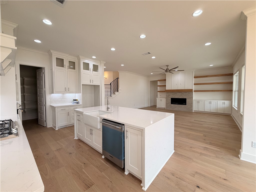 Crescent View - Residential