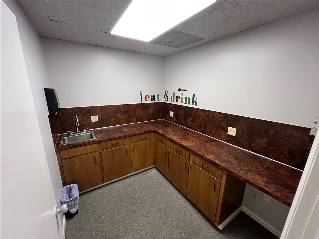 3-16-30 FAYETTEVILLE OUTLOTS - Commercial Lease