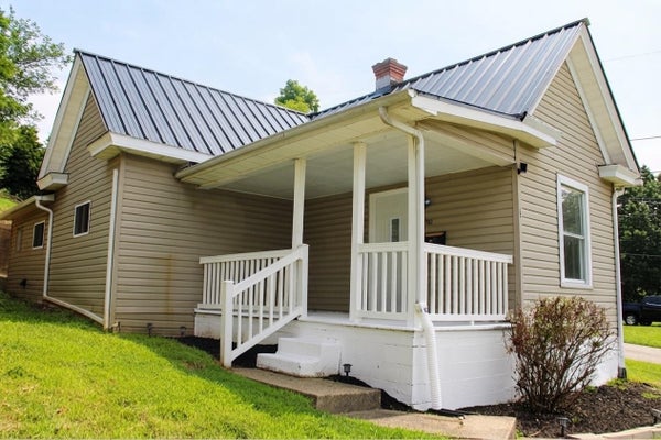 102 VALENTIA ST, HUNTINGTON, WV 25705 - Image 53b0e5f7b4abdaf23da8caa67786c2a9/2041289088