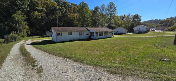 8451 MCCOMAS RD, SALT ROCK, WV 25559 - Image 9bcbfd04c4e550e0da4820a13966ef8e/2207690017