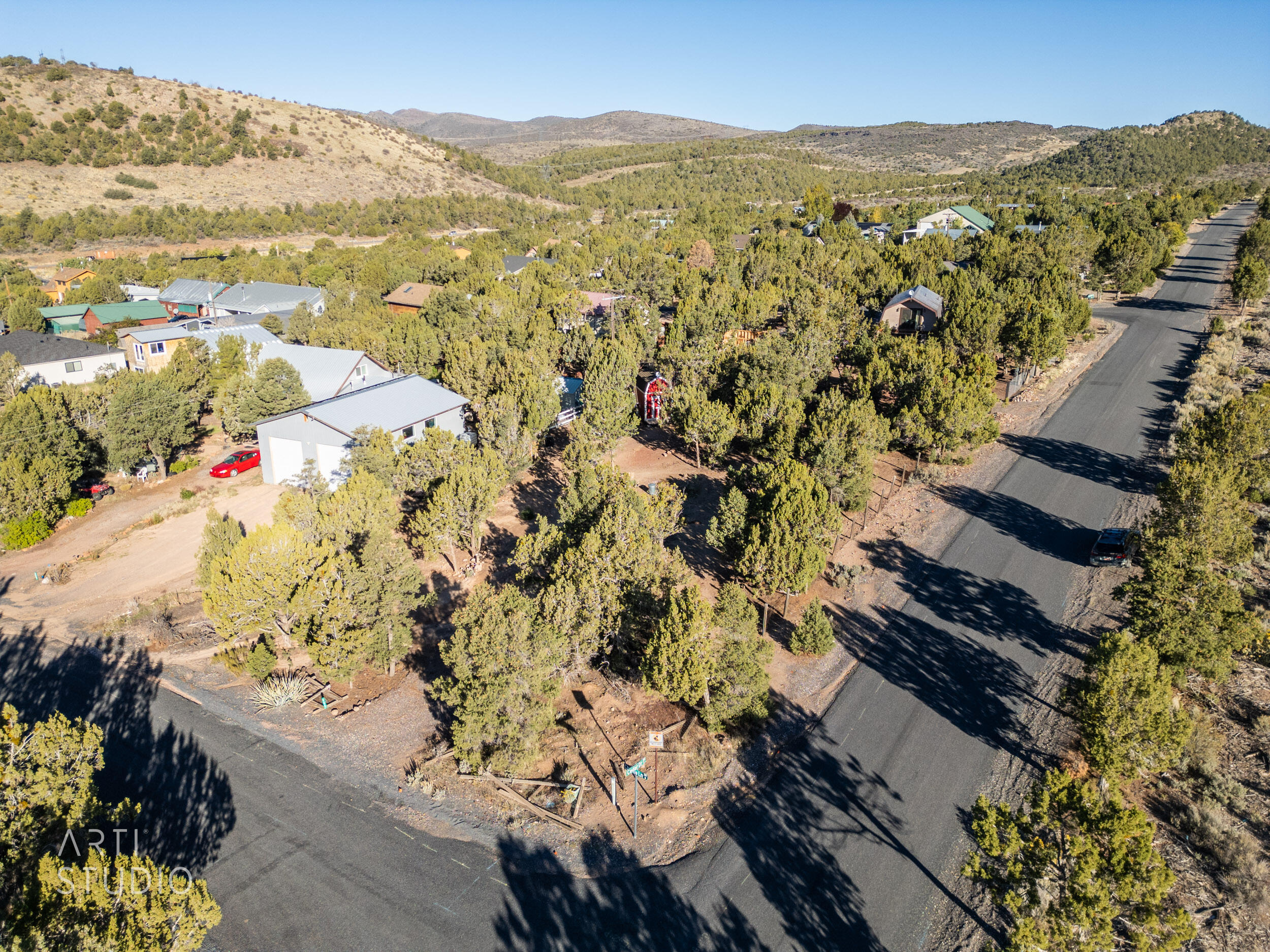 DIXIE DEER ESTATES - Land