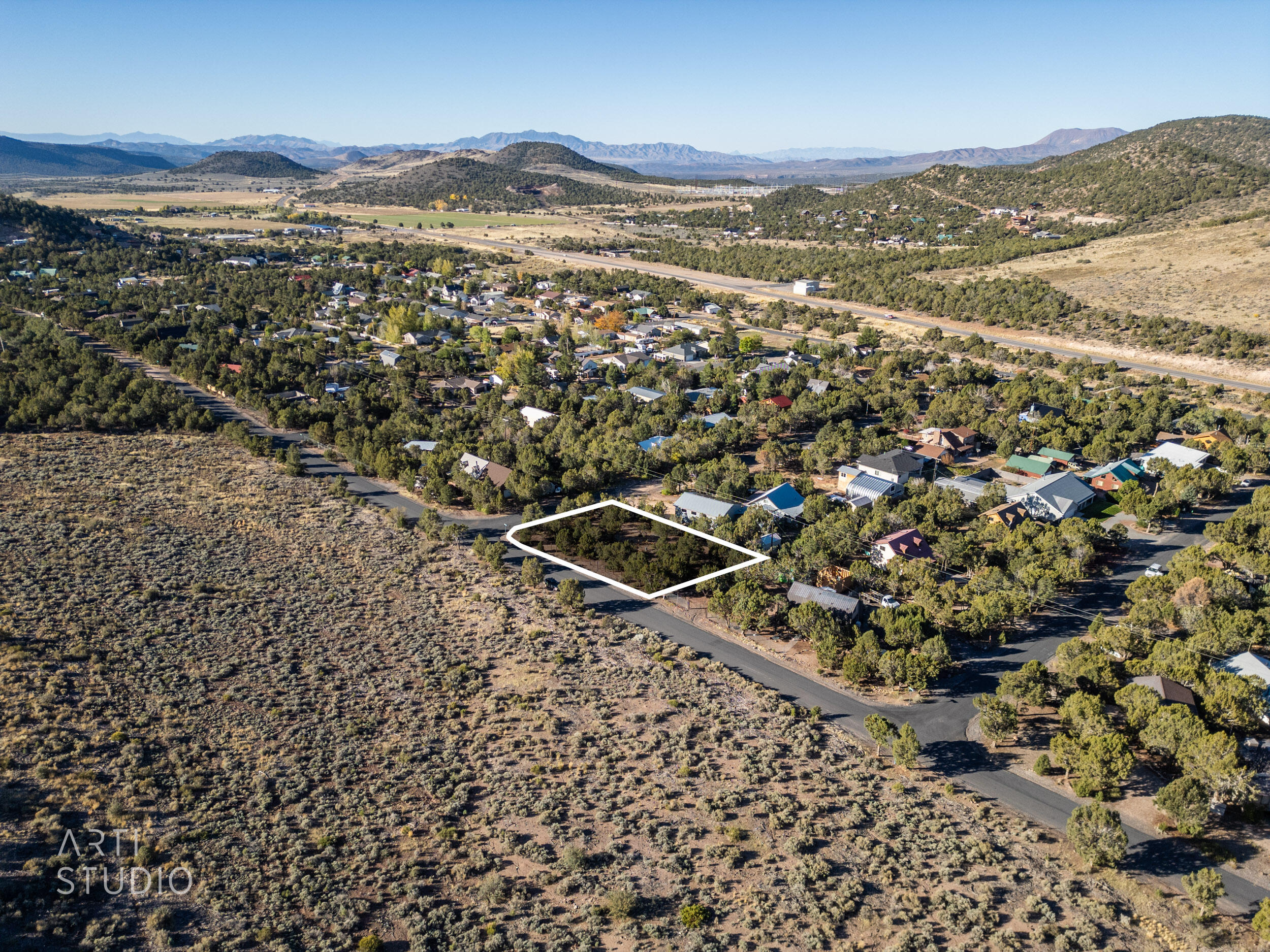 DIXIE DEER ESTATES - Land