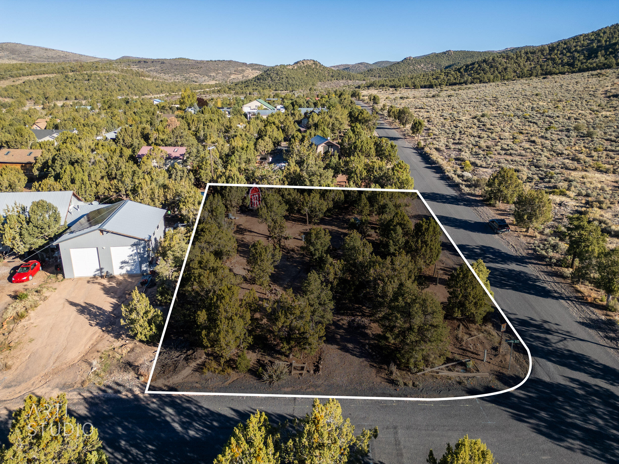 DIXIE DEER ESTATES - Land