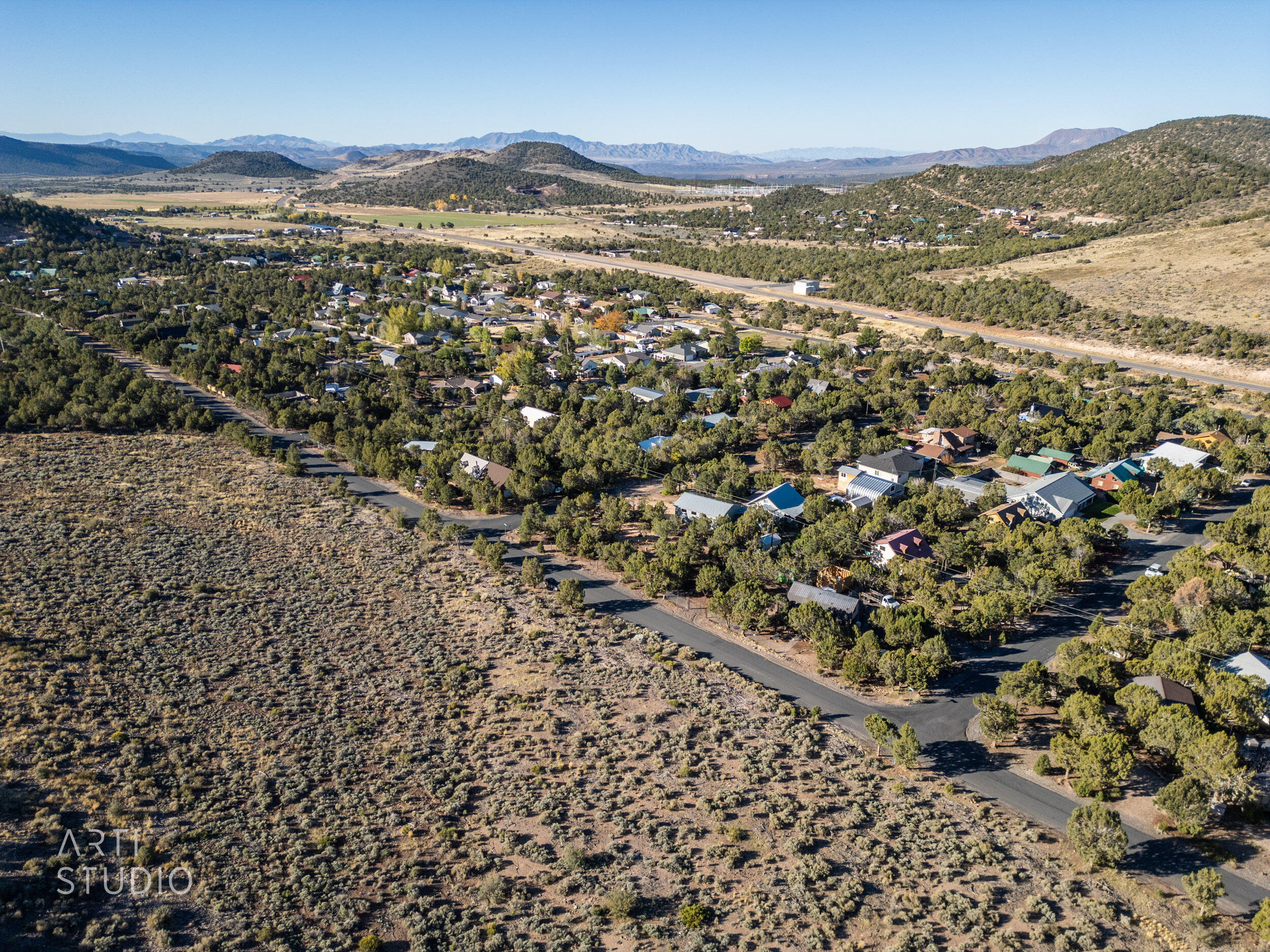 DIXIE DEER ESTATES - Land