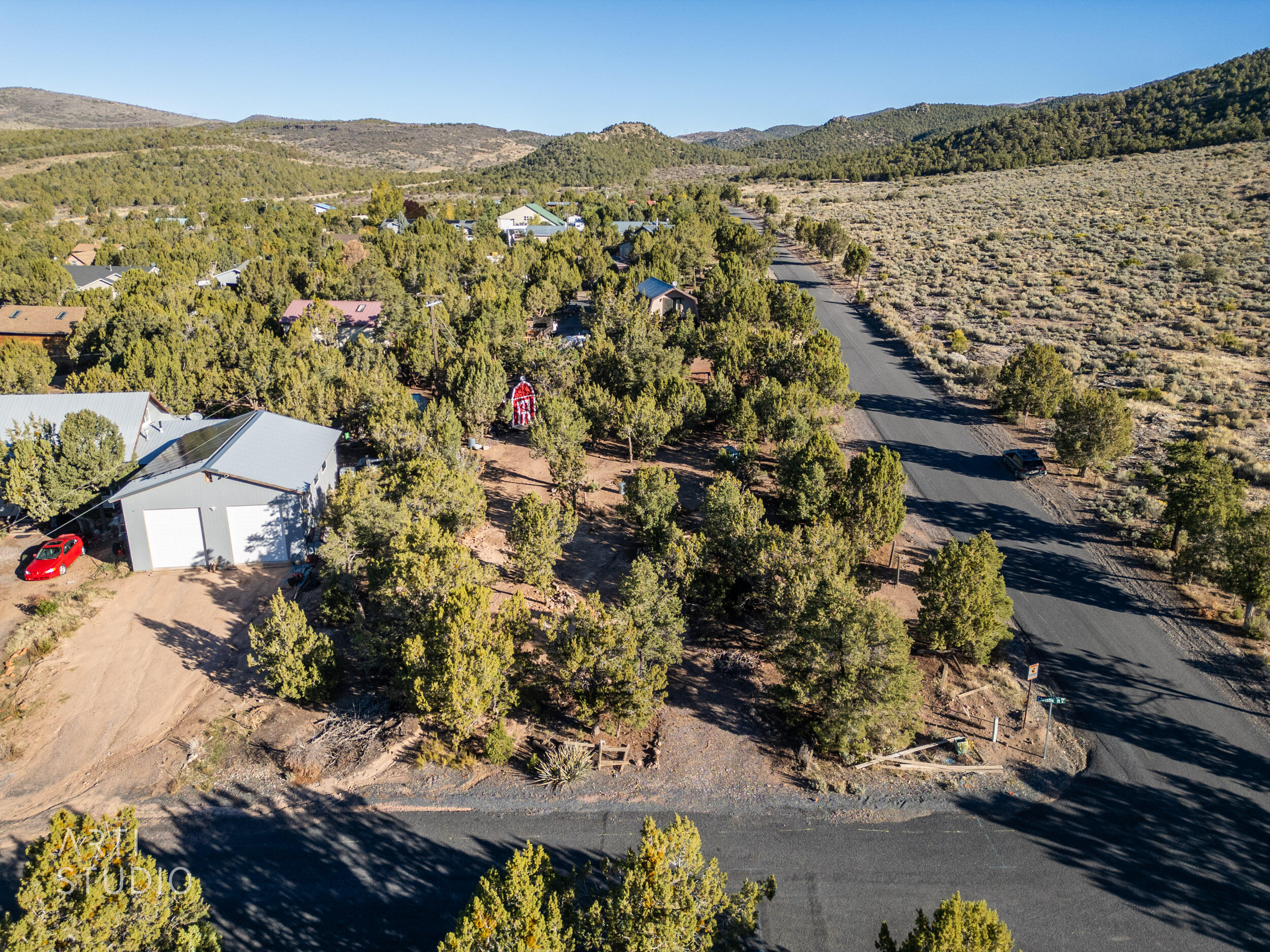 DIXIE DEER ESTATES - Land