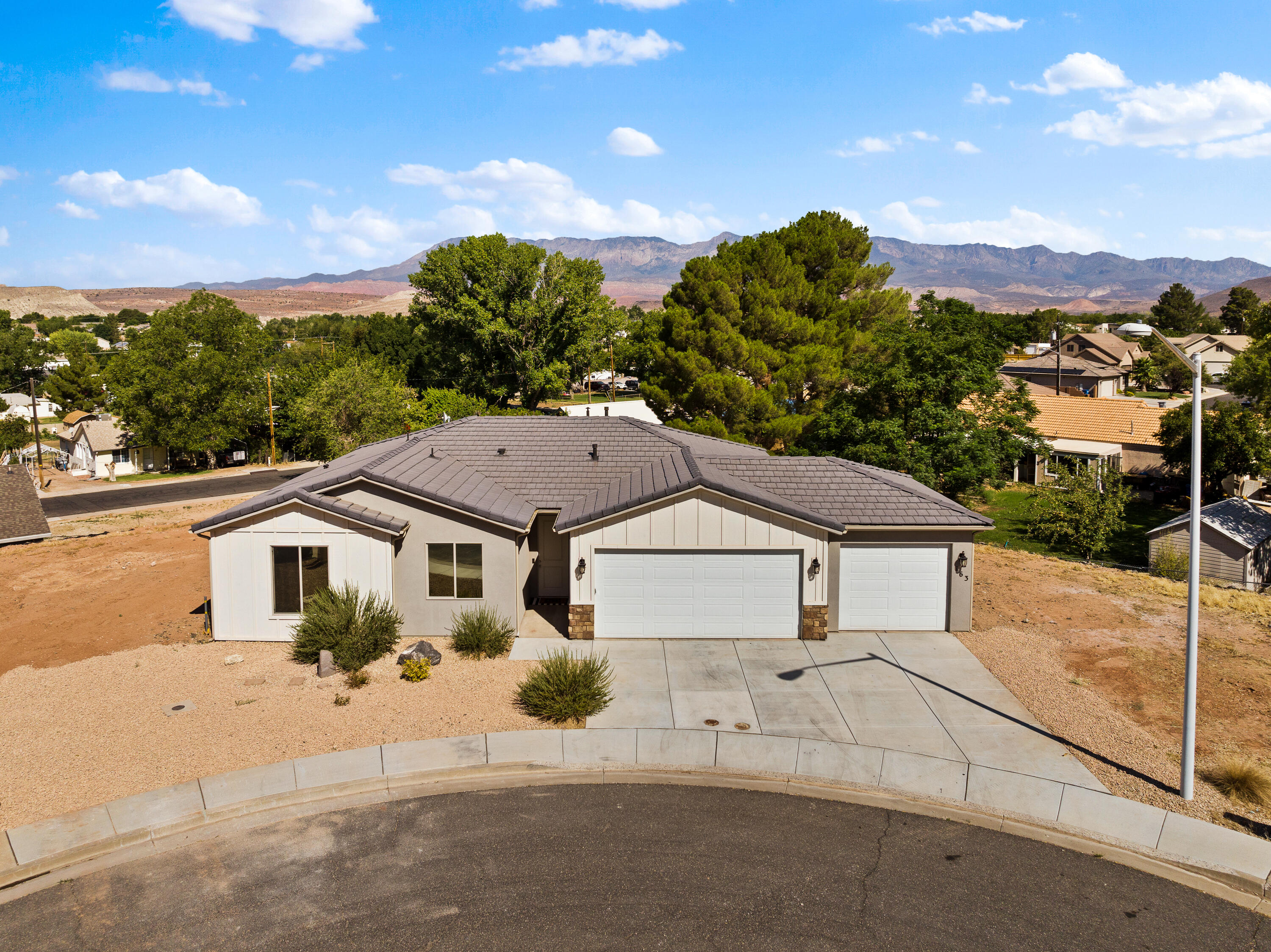 FREEDOM CIRCLE - Residential