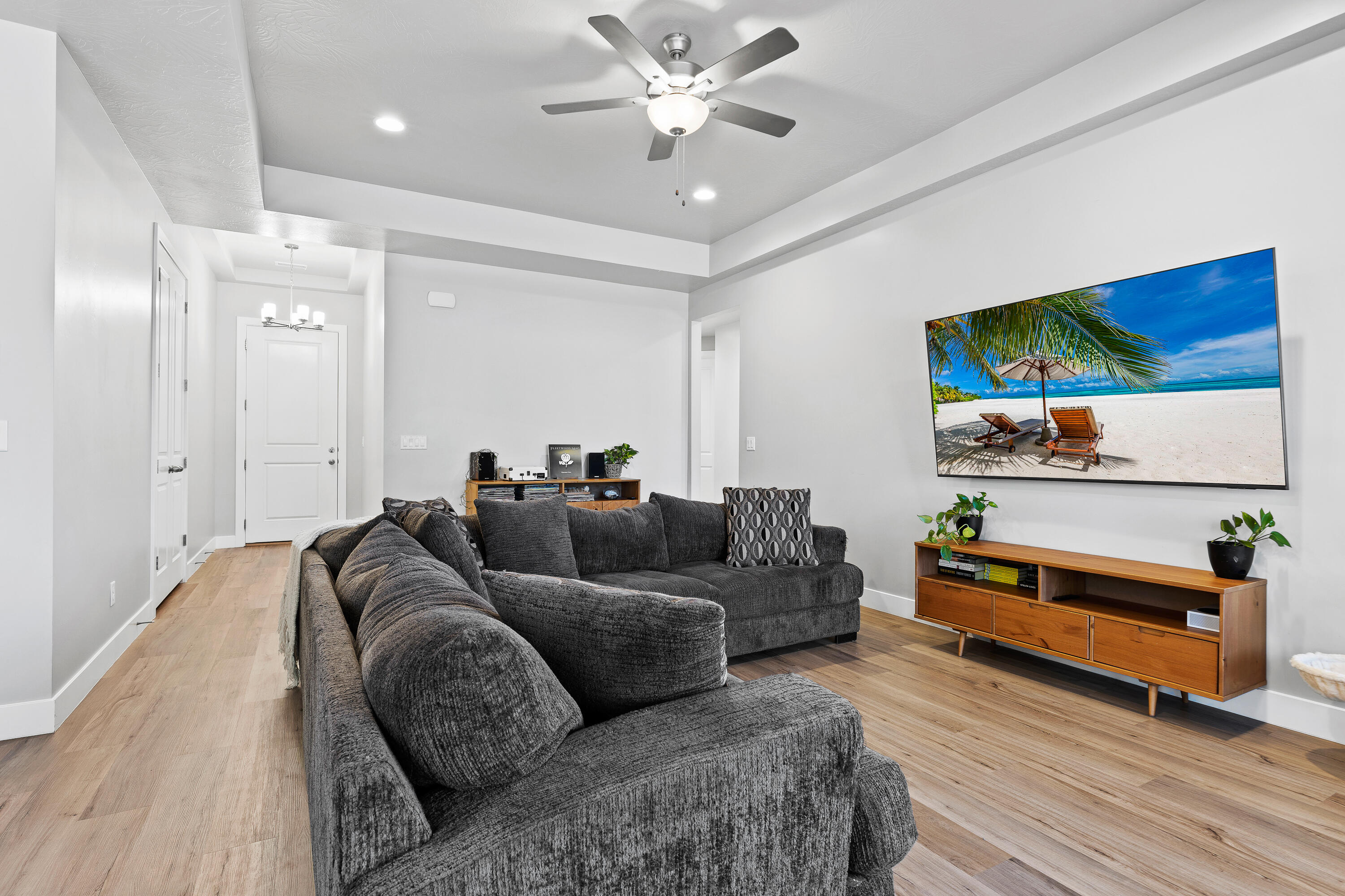 FREEDOM CIRCLE - Residential