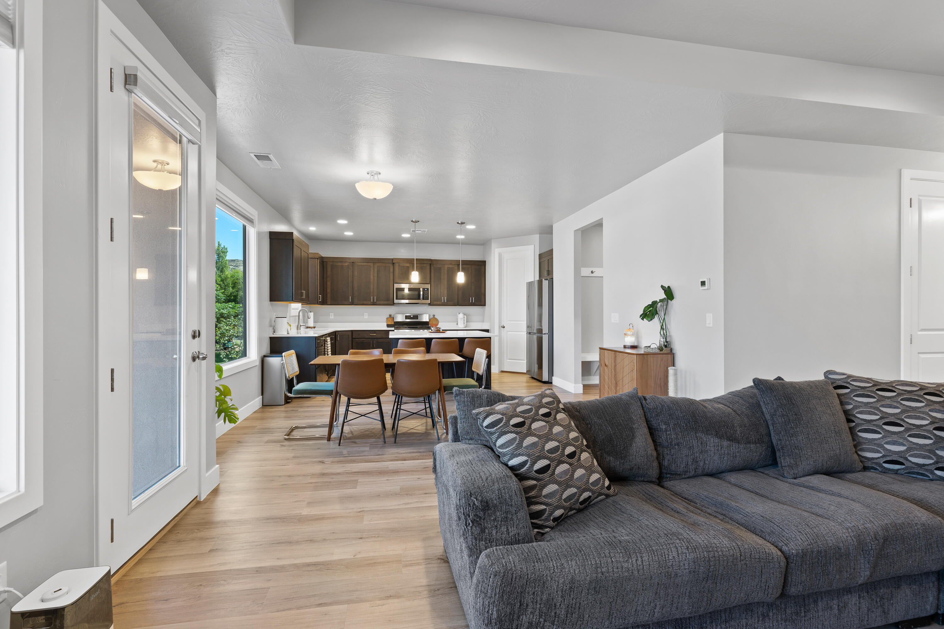 FREEDOM CIRCLE - Residential