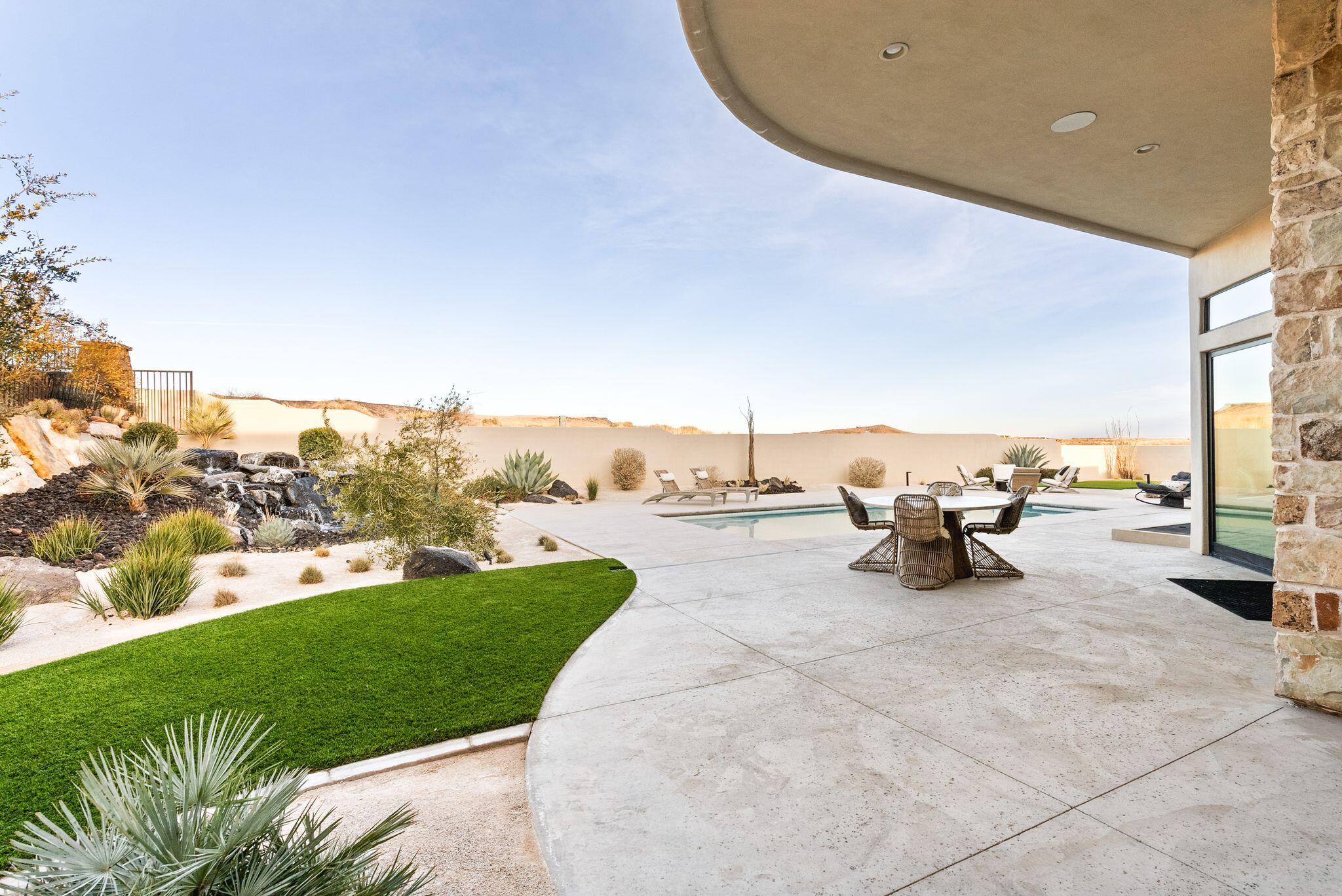 LEDGES OF ST GEORGE - Residential