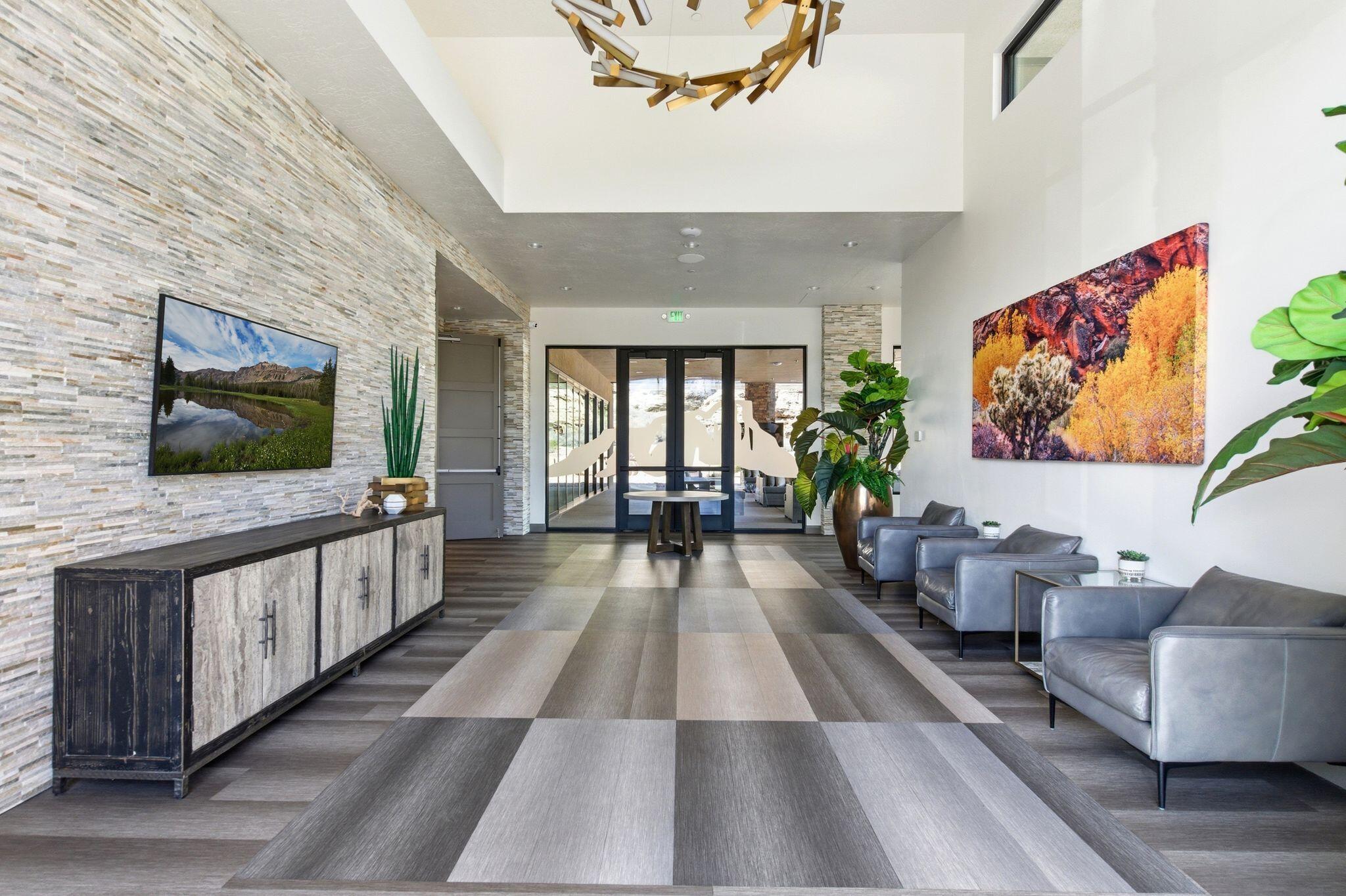 STONE CLIFF - Residential