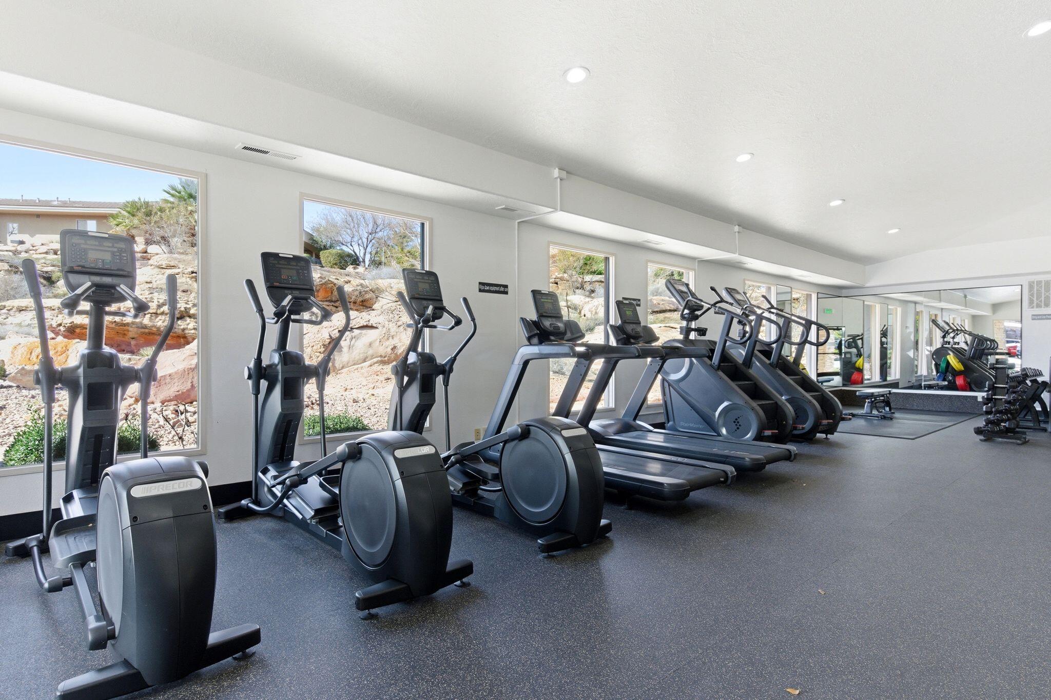 STONE CLIFF - Residential