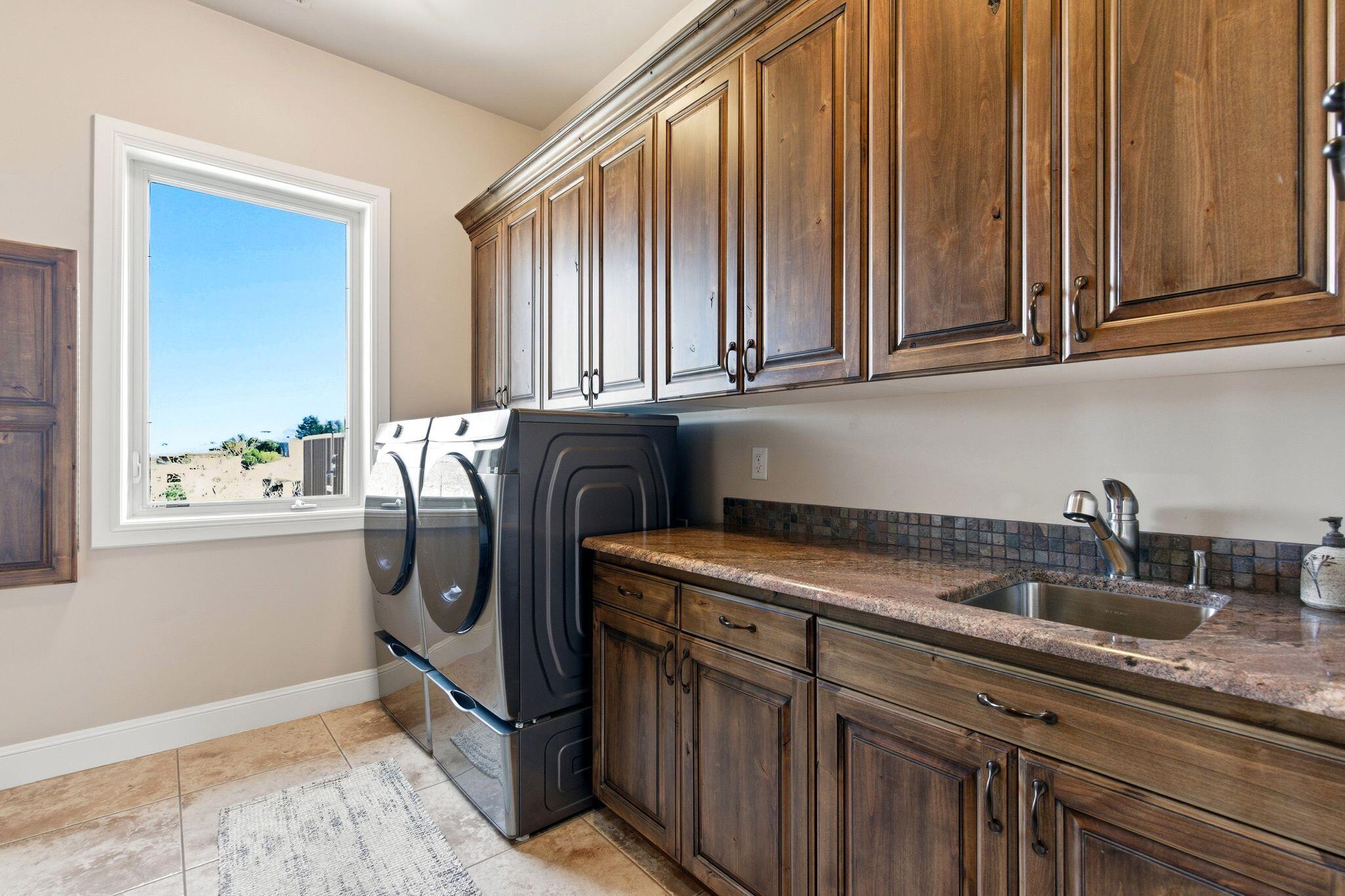 STONE CLIFF - Residential