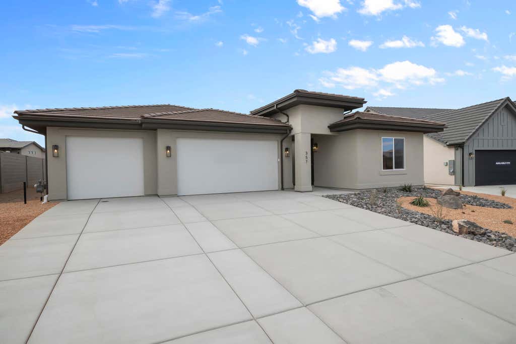 Photo of 1632 S Staircase Way 4184 #4184, Washington, UT 84780 (MLS # 26-273697)