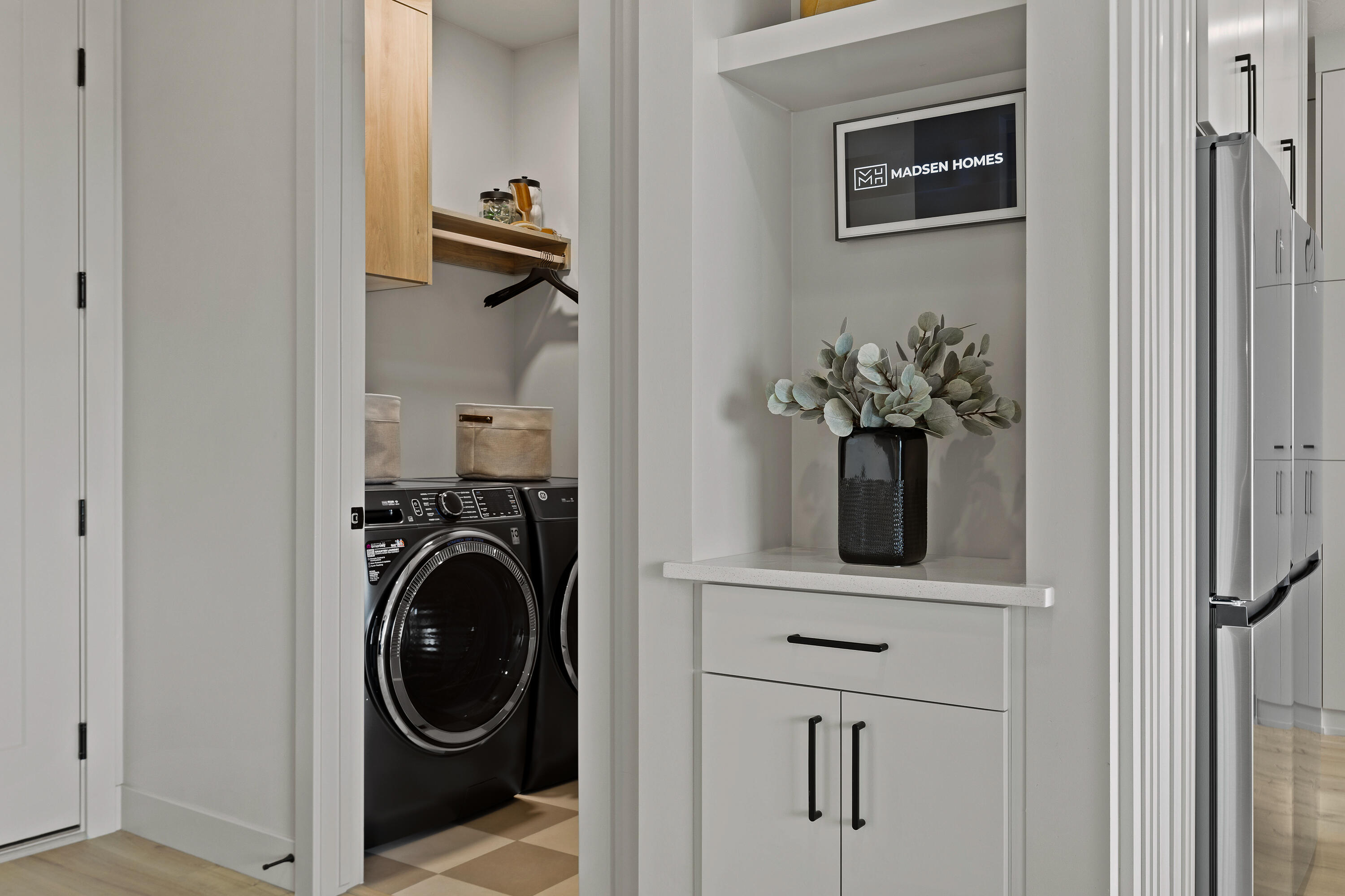 PAINTED SANDS - Residential