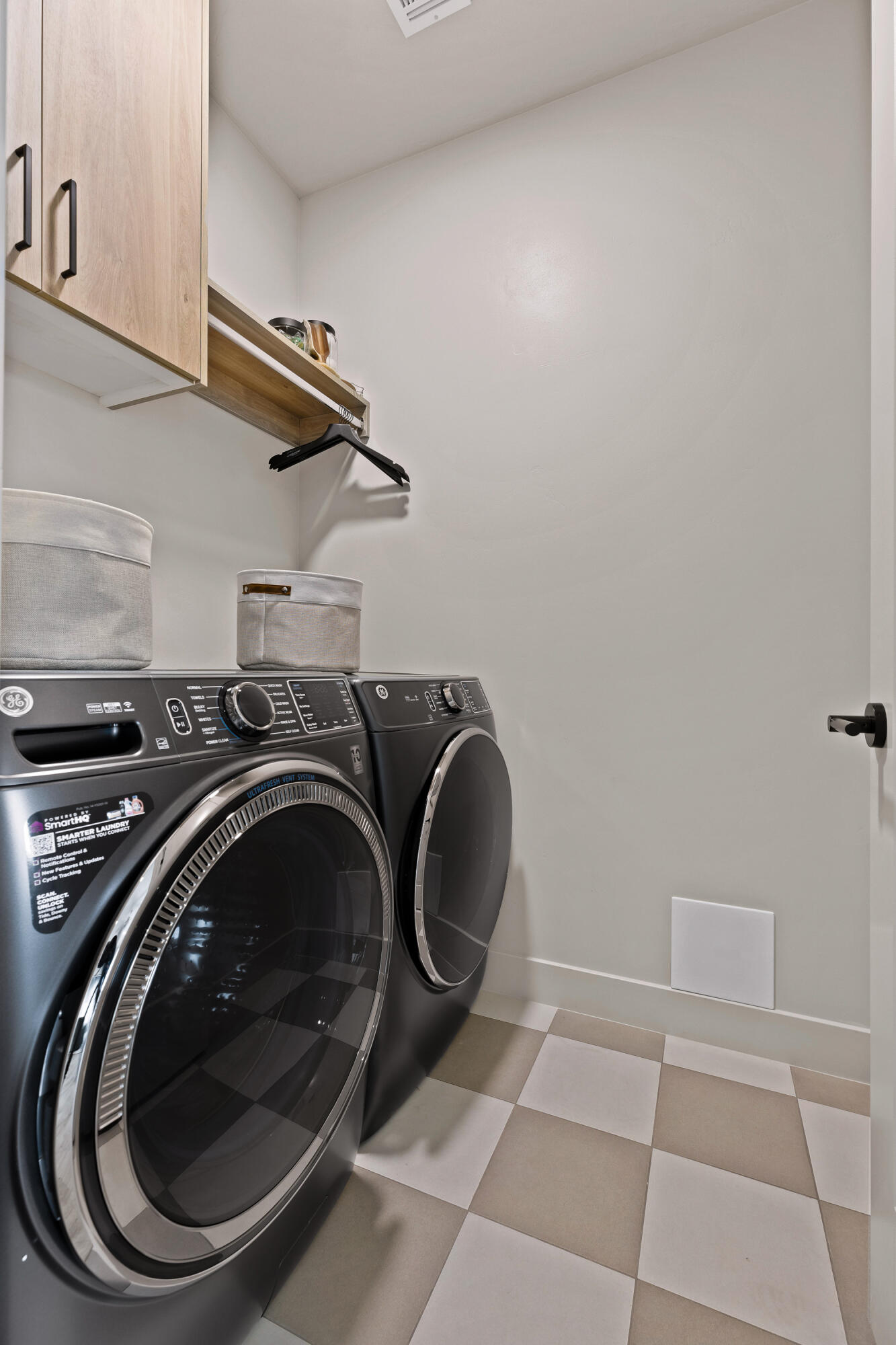 PAINTED SANDS - Residential