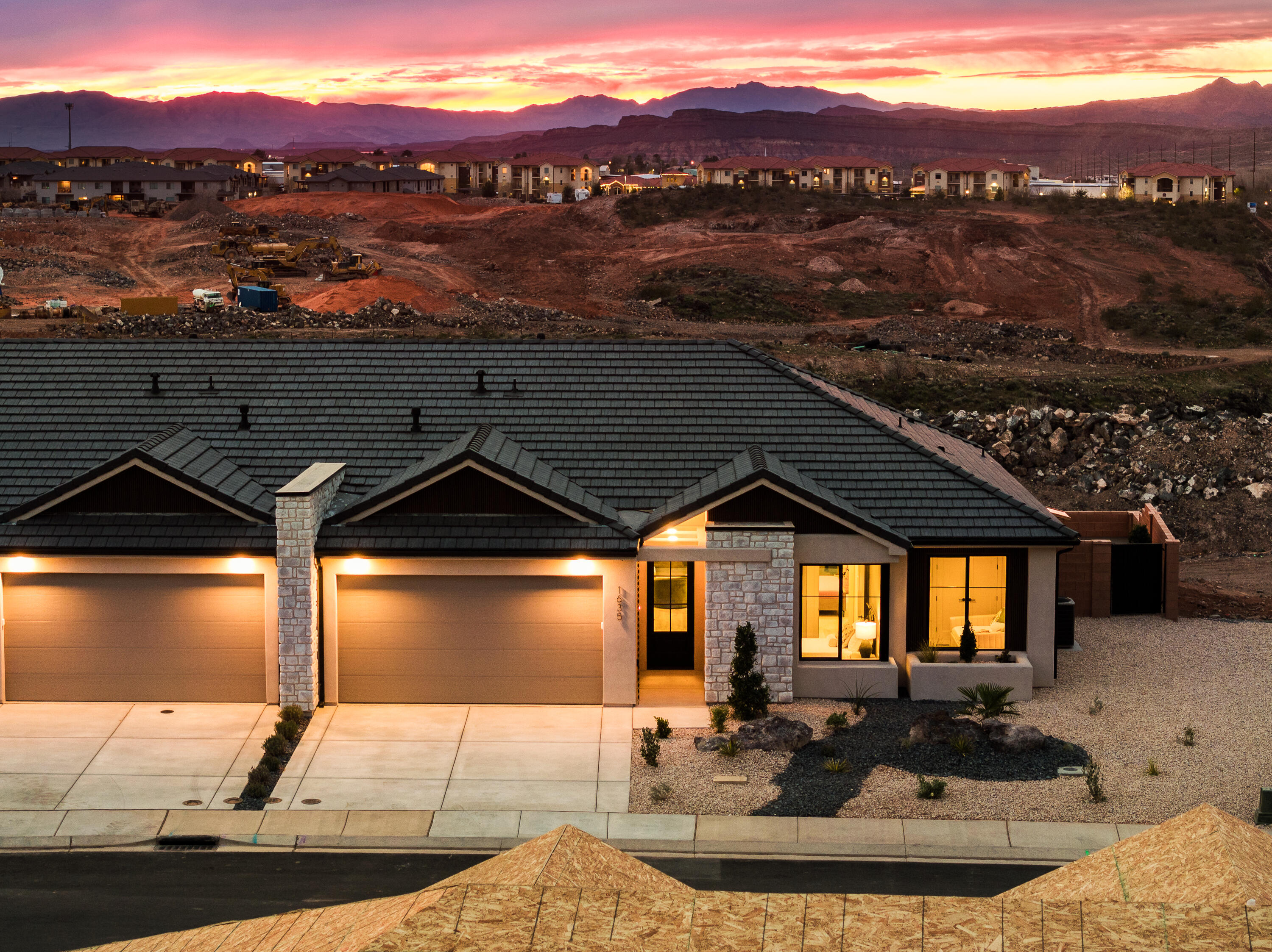 PAINTED SANDS - Residential