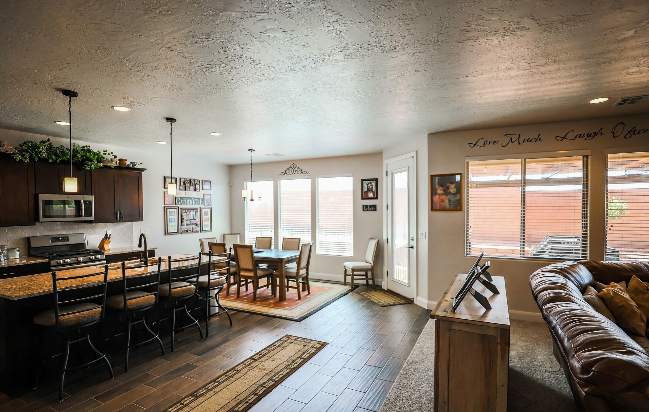 WARNER GATEWAY - Residential