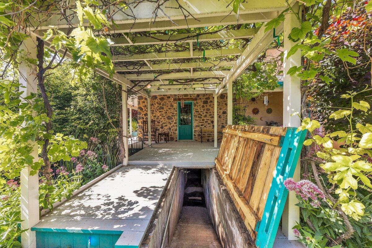 TOQUERVILLE TOWNSITE - Residential