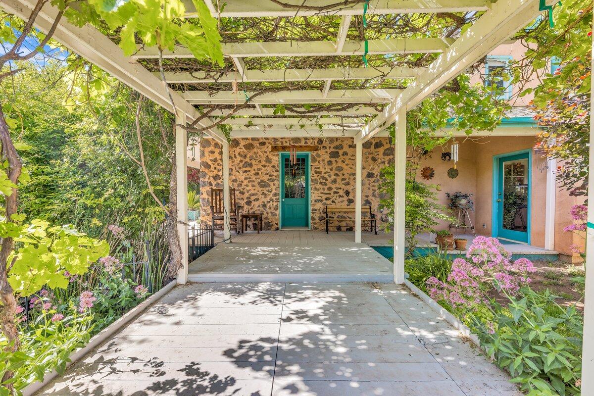 TOQUERVILLE TOWNSITE - Residential