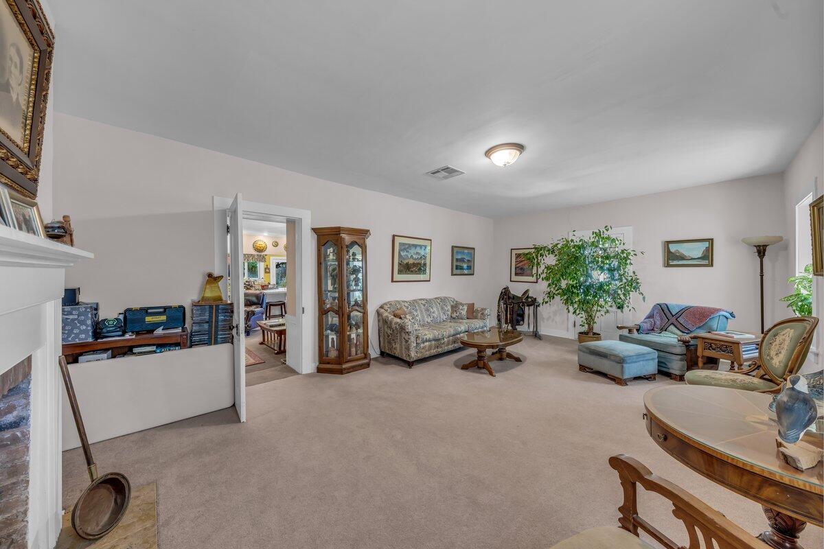 TOQUERVILLE TOWNSITE - Residential