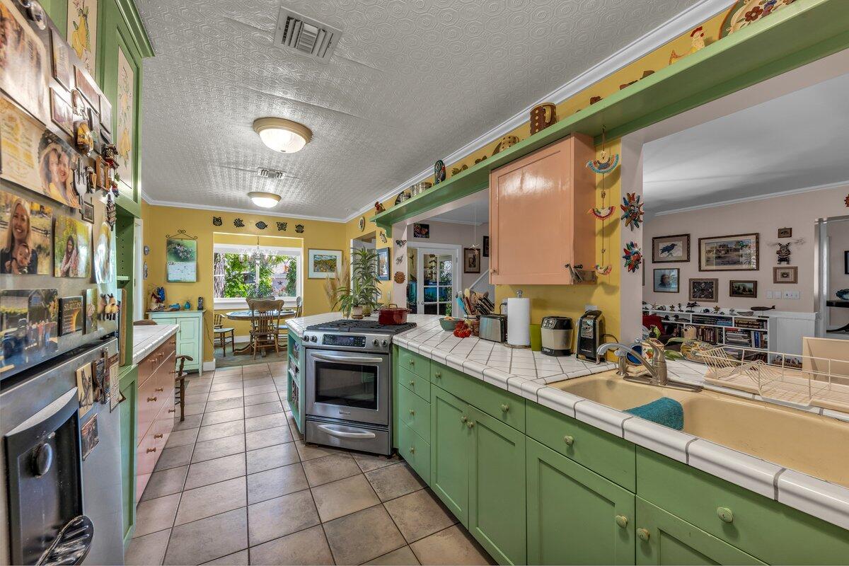 TOQUERVILLE TOWNSITE - Residential