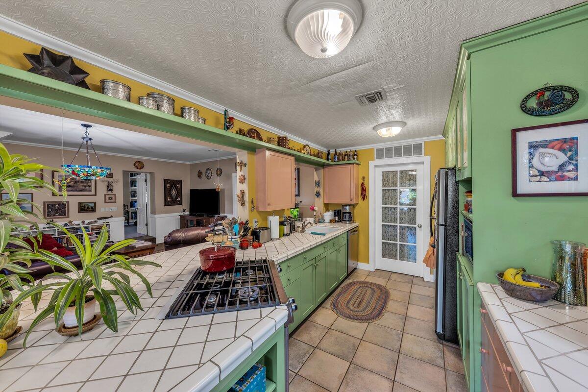 TOQUERVILLE TOWNSITE - Residential