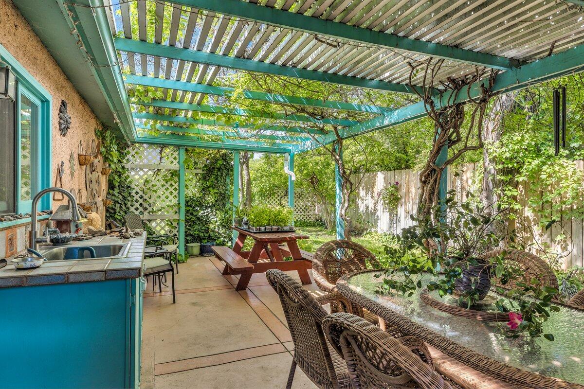 TOQUERVILLE TOWNSITE - Residential