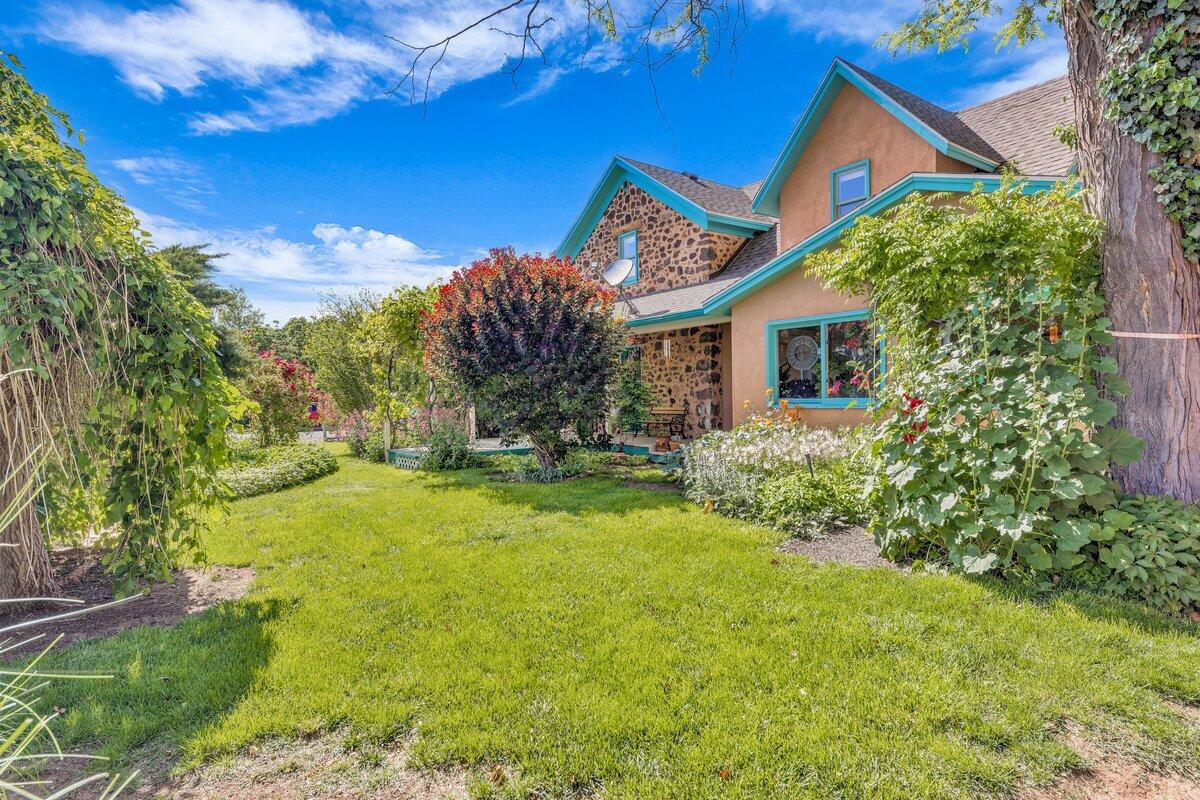 TOQUERVILLE TOWNSITE - Residential