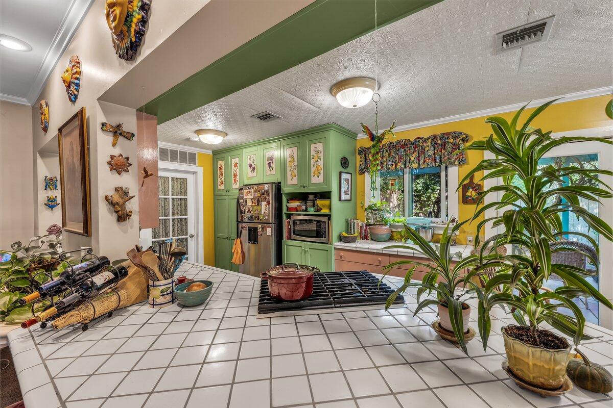 TOQUERVILLE TOWNSITE - Residential