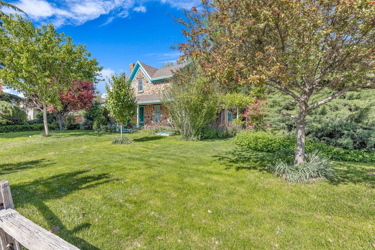 TOQUERVILLE TOWNSITE - Residential