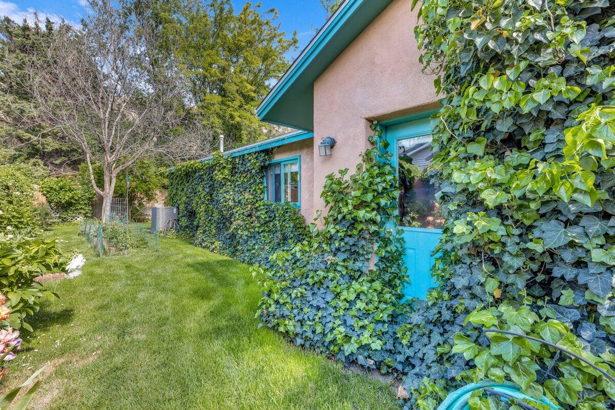 TOQUERVILLE TOWNSITE - Residential