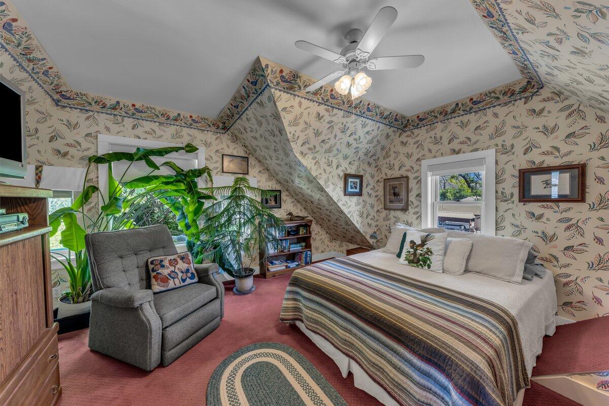 TOQUERVILLE TOWNSITE - Residential