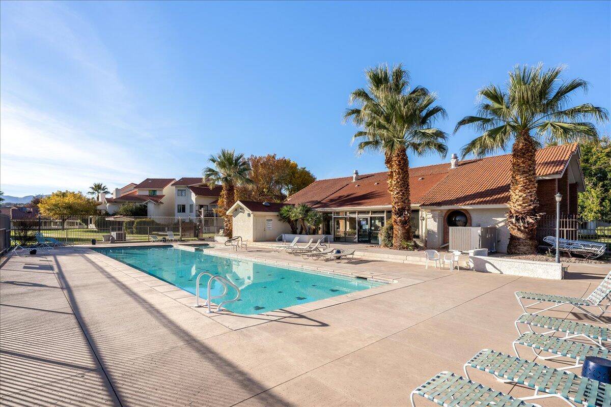 WILLOW RUN RESORT CONDOS - Residential