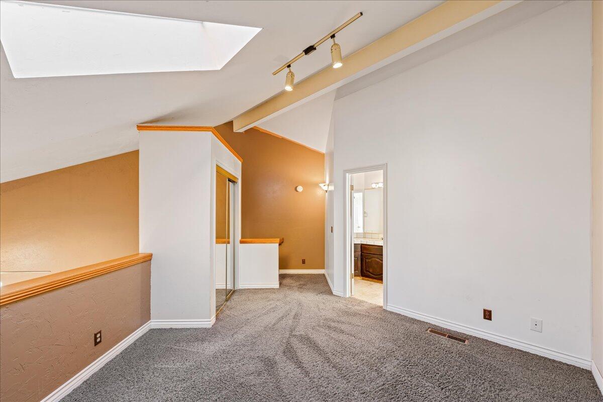 WILLOW RUN RESORT CONDOS - Residential