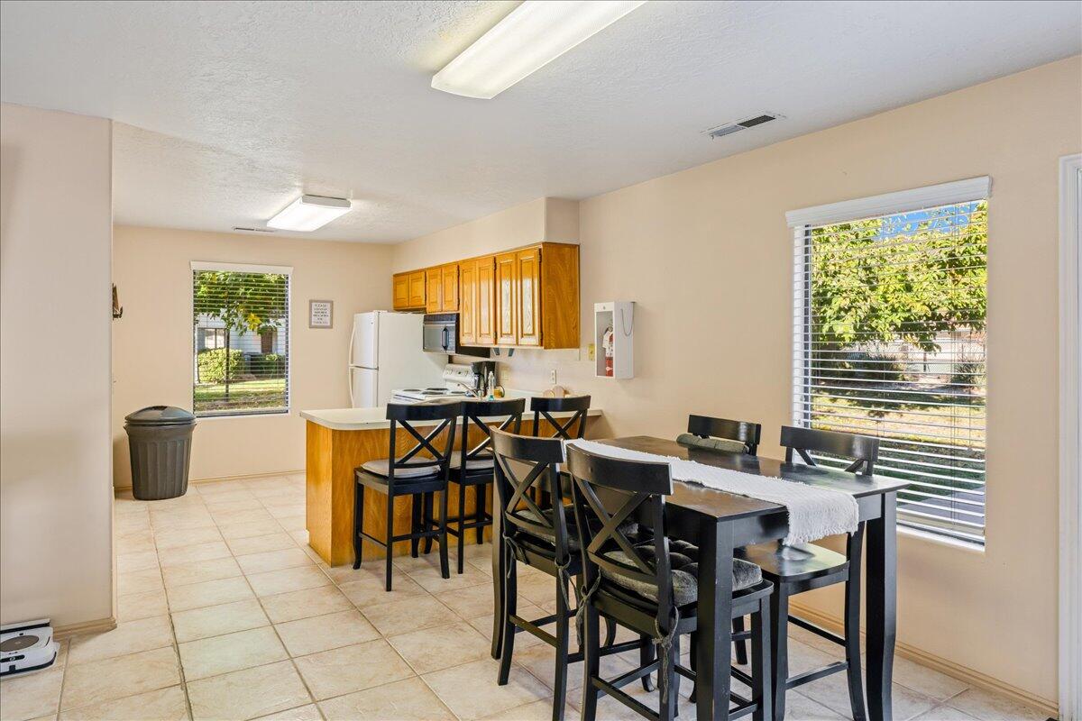 WILLOW RUN RESORT CONDOS - Residential